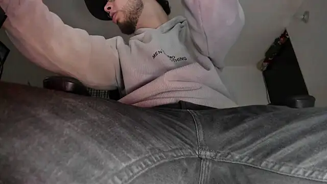 s sven03 online show from October 3, 2:41 am