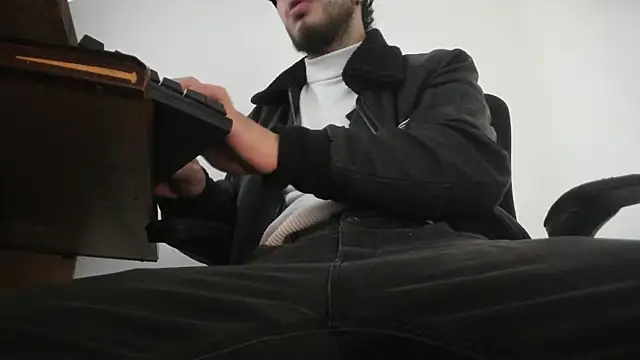 s sven03 online show from October 17, 2:26 am