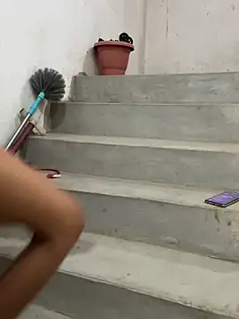 Snapshot of crezyfuck63 chatting on March 27, 8:48 am crezyfuck63 online show from March 27, 8:48 am