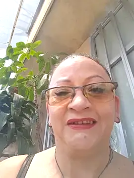 Snapshot of Vivianmature chatting on March 15, 4:02 pm Vivianmature online show from March 15, 4:02 pm