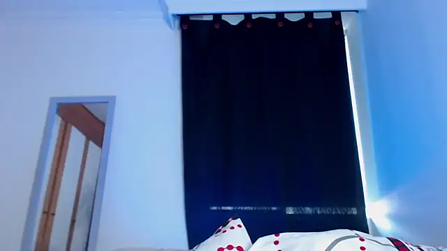 Snapshot of MiaStor chatting on April 14, 9:10 pm MiaStor online show from April 14, 9:10 pm