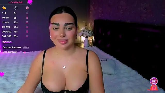 babyleilaa online show from December 4, 10:40 pm