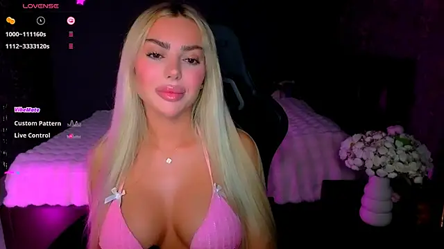babyleilaa online show from June 16, 8:00 pm