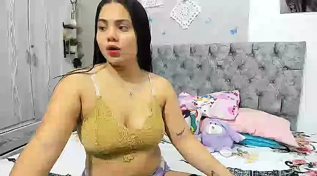 Snapshot of Alejandra_evanss chatting on March 19, 8:43 pm Alejandra evanss online show from March 19, 8:43 pm