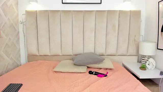 Anniie Queen online show from November 7, 2:33 am