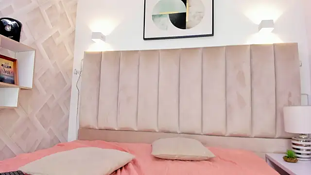 Anniie Queen online show from November 30, 3:54 am