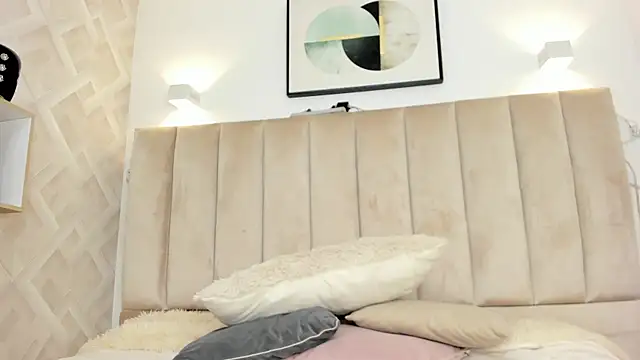 Anniie Queen online show from March 5, 3:46 am