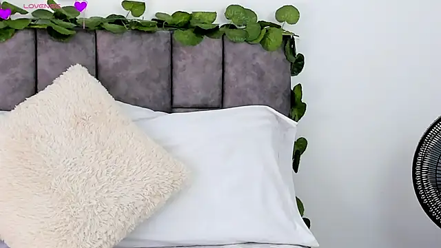 VeronicaTonu online show from December 6, 5:44 pm