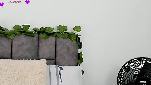 VeronicaTonu online show from December 16, 6:27 pm