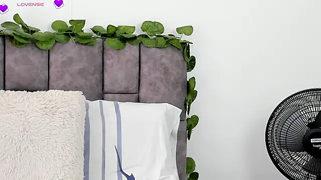 VeronicaTonu online show from December 22, 5:32 pm