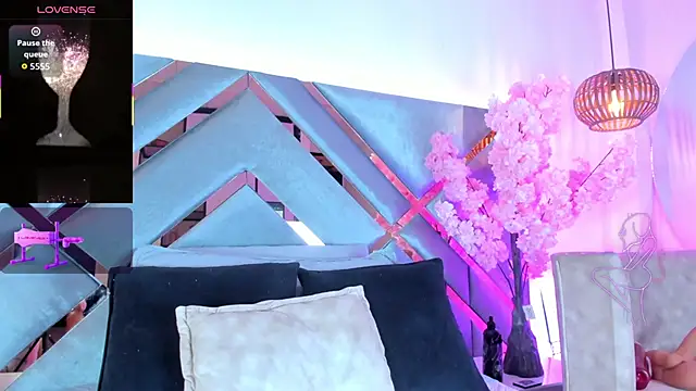 Snapshot of LiaaGenner chatting on October 31, 2:34 am LiaaGenner online show from October 31, 2:34 am