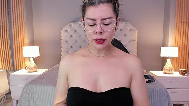 RamonaSimons online show from September 23, 8:01 pm