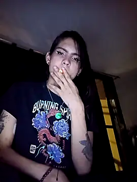 lilithnyx333 online show from May 4, 4:08 am