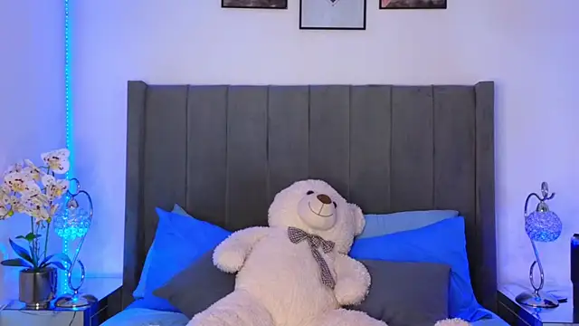 Snapshot of ji_ah22 chatting on January 19, 2:25 am ji ah22 online show from January 19, 2:25 am