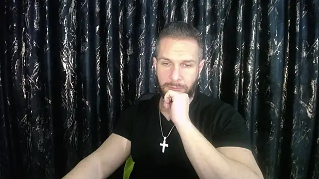 Snapshot of HotterLrgDom chatting on February 3, 10:00 pm HotterLrgDom online show from February 3, 10:00 pm