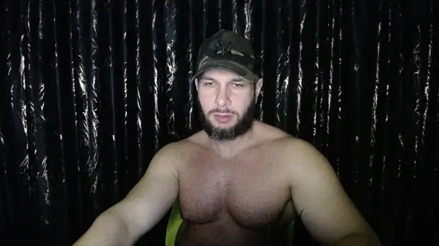 Snapshot of HotterLrgDom chatting on February 15, 10:10 pm HotterLrgDom online show from February 15, 10:10 pm