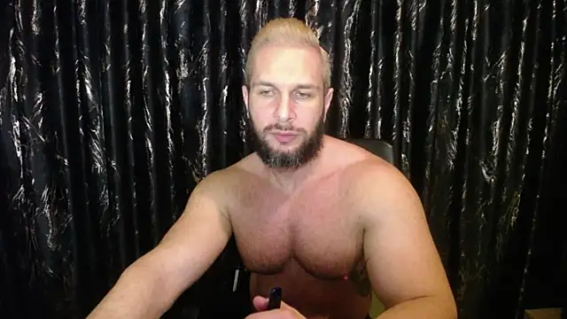 Snapshot of HotterLrgDom chatting on February 20, 12:30 am HotterLrgDom online show from February 20, 12:30 am