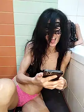 EmySkinny85 online show from February 24, 10:04 am