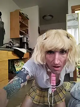 Snapshot of BirdmanJR11th chatting on November 10, 7:35 pm BirdmanJR11th online show from November 10, 7:35 pm