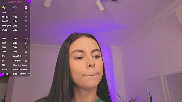 Snapshot of Aleejaa__ chatting on June 2, 11:34 am Aleejaa online show from June 2, 11:34 am