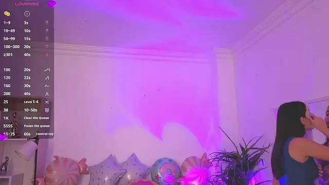 Snapshot of Aleejaa__ chatting on June 15, 11:12 am Aleejaa online show from June 15, 11:12 am