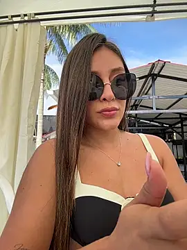 Snapshot of Rose-euphoria chatting on October 2, 1:40 pm Rose-euphoria online show from October 2, 1:40 pm