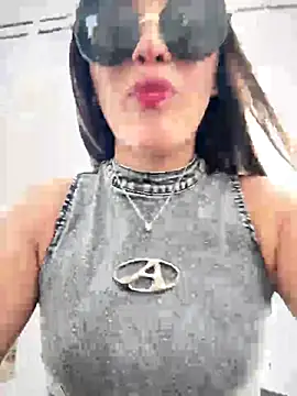 Snapshot of Rose-euphoria chatting on October 15, 2:06 pm Rose-euphoria online show from October 15, 2:06 pm