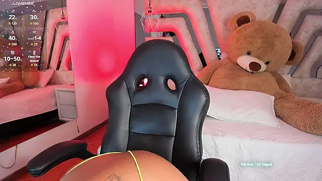 Snapshot of AngelineHeet chatting on February 18, 3:13 am AngelineHeet online show from February 18, 3:13 am