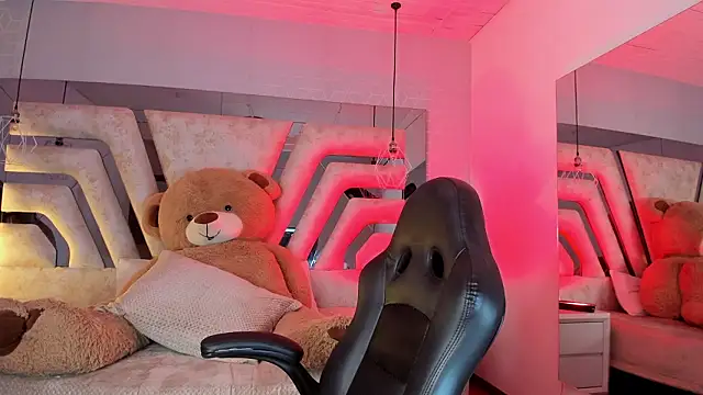 Snapshot of AngelineHeet chatting on March 14, 3:56 am AngelineHeet online show from March 14, 3:56 am