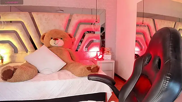 Snapshot of AngelineHeet chatting on March 17, 3:55 am AngelineHeet online show from March 17, 3:55 am