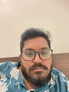 Snapshot of Yours_Teluguboii chatting on February 14, 11:07 am Yours Teluguboii online show from February 14, 11:07 am