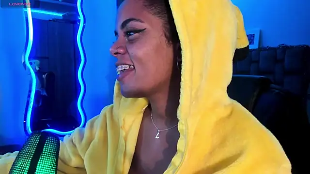 ladyrd1 online show from December 31, 8:15 am