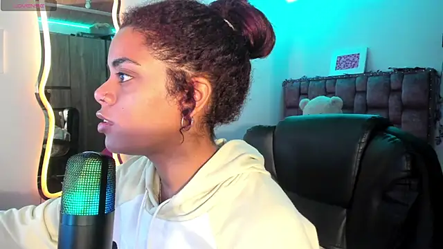 ladyrd1 online show from January 2, 2:54 am