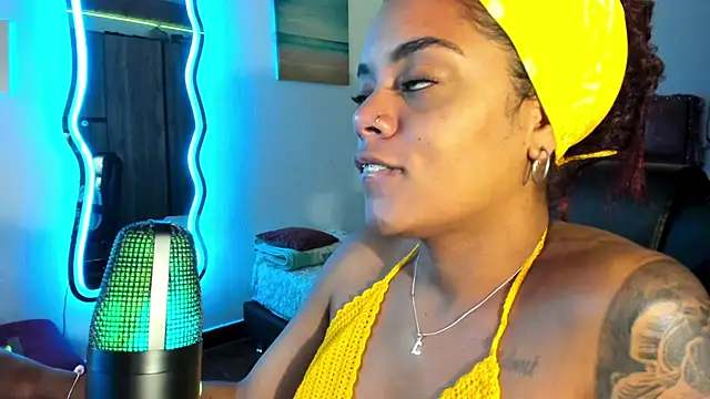 ladyrd1 online show from January 30, 8:43 am