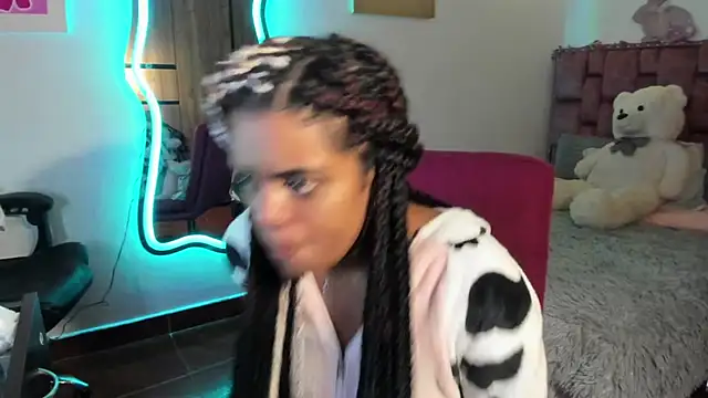 ladyrd1 online show from March 14, 6:32 am