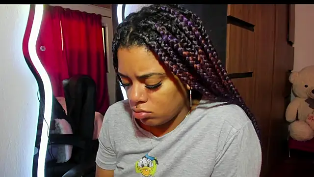 ladyrd1 online show from November 11, 1:33 pm