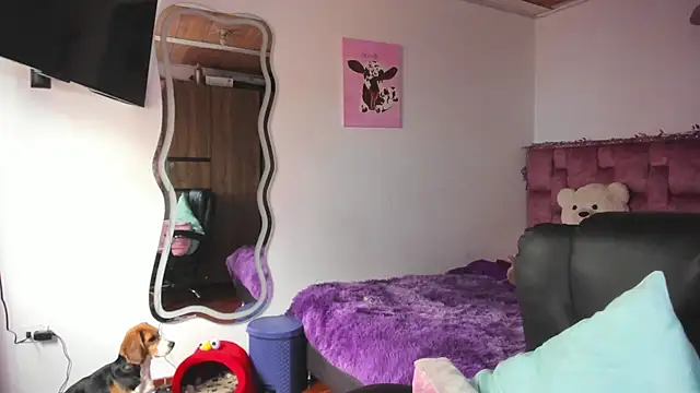 ladyrd1 online show from February 21, 9:05 pm