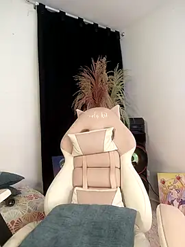 Snapshot of lovely_kitt chatting on September 20, 10:55 pm lovely kitt online show from September 20, 10:55 pm