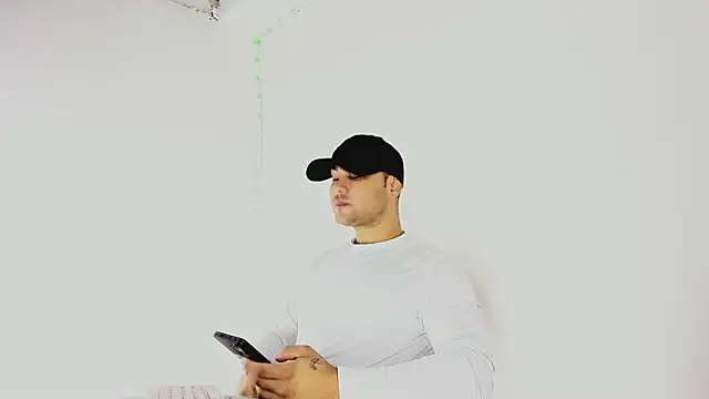 Snapshot of Sebas-hott chatting on September 25, 10:57 pm Sebas-hott online show from September 25, 10:57 pm