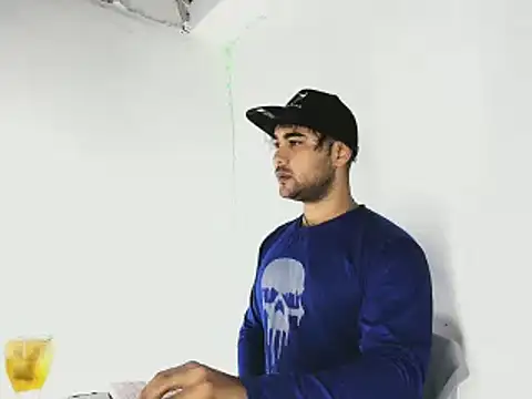 Snapshot of Sebas-hott chatting on September 29, 11:42 pm Sebas-hott online show from September 29, 11:42 pm