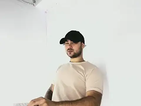 Snapshot of Sebas-hott chatting on October 4, 10:19 pm Sebas-hott online show from October 4, 10:19 pm