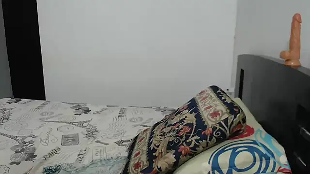 Snapshot of chocoboom4u chatting on December 8, 12:51 am chocoboom4u online show from December 8, 12:51 am