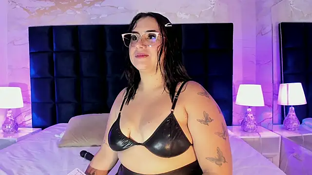 sabrinamilani online show from September 30, 3:55 am