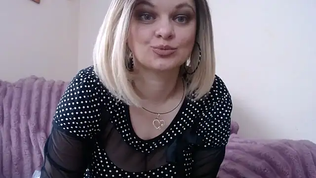 Snapshot of YourSweetJam chatting on February 15, 2:36 pm YourSweetJam online show from February 15, 2:36 pm