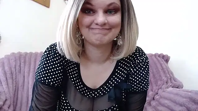 Snapshot of YourSweetJam chatting on February 18, 6:31 am YourSweetJam online show from February 18, 6:31 am