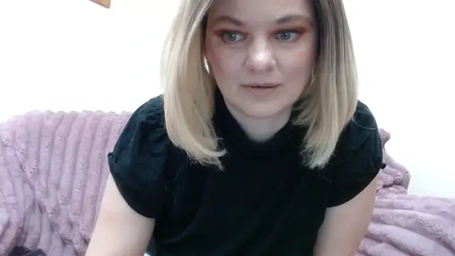 Snapshot of YourSweetJam chatting on February 25, 6:17 pm YourSweetJam online show from February 25, 6:17 pm