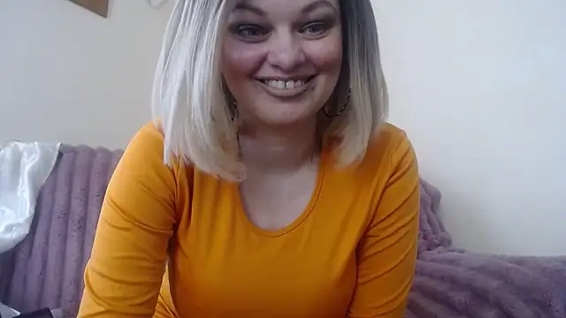 Snapshot of YourSweetJam chatting on March 11, 7:25 am YourSweetJam online show from March 11, 7:25 am