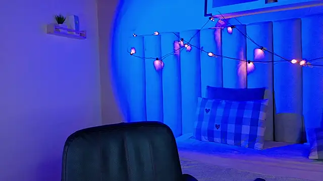 alaia-rogers online show from November 17, 11:38 am