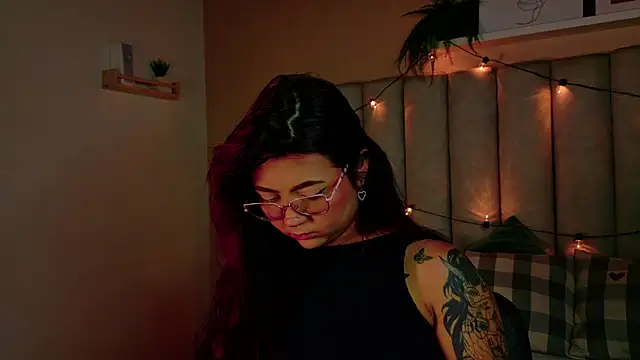 alaia-rogers online show from December 22, 11:40 am