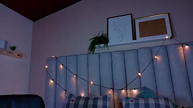 alaia-rogers online show from February 11, 11:48 am